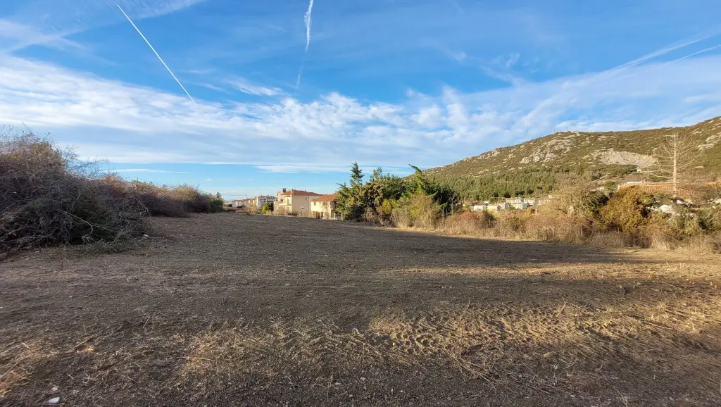 Land Of 4500 M² In The Suburbs Of Thessaloniki