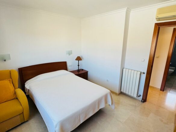 Villa In Oliva With Elevator, Heated Pool And Large Garden
