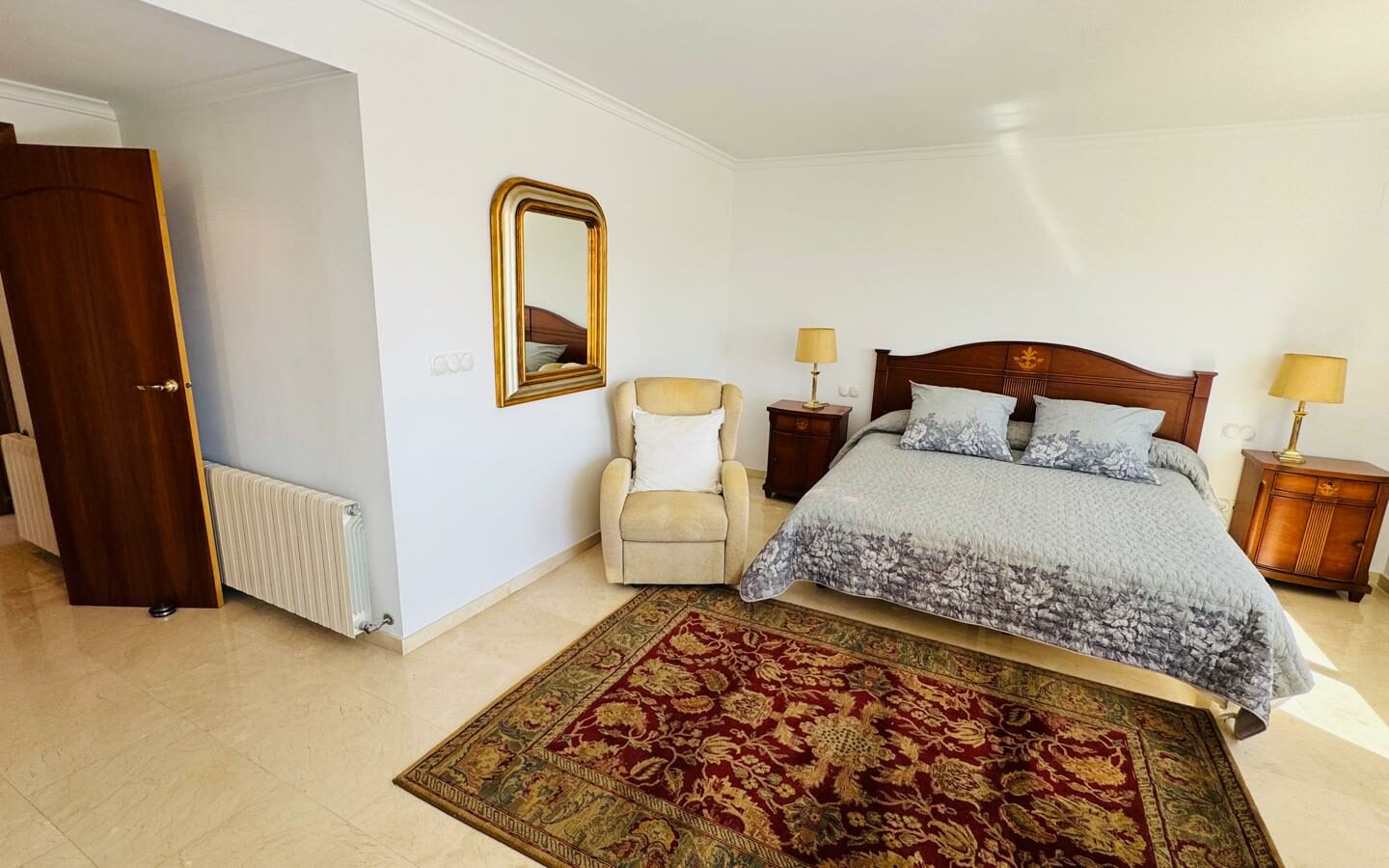 Villa In Oliva With Elevator, Heated Pool And Large Garden