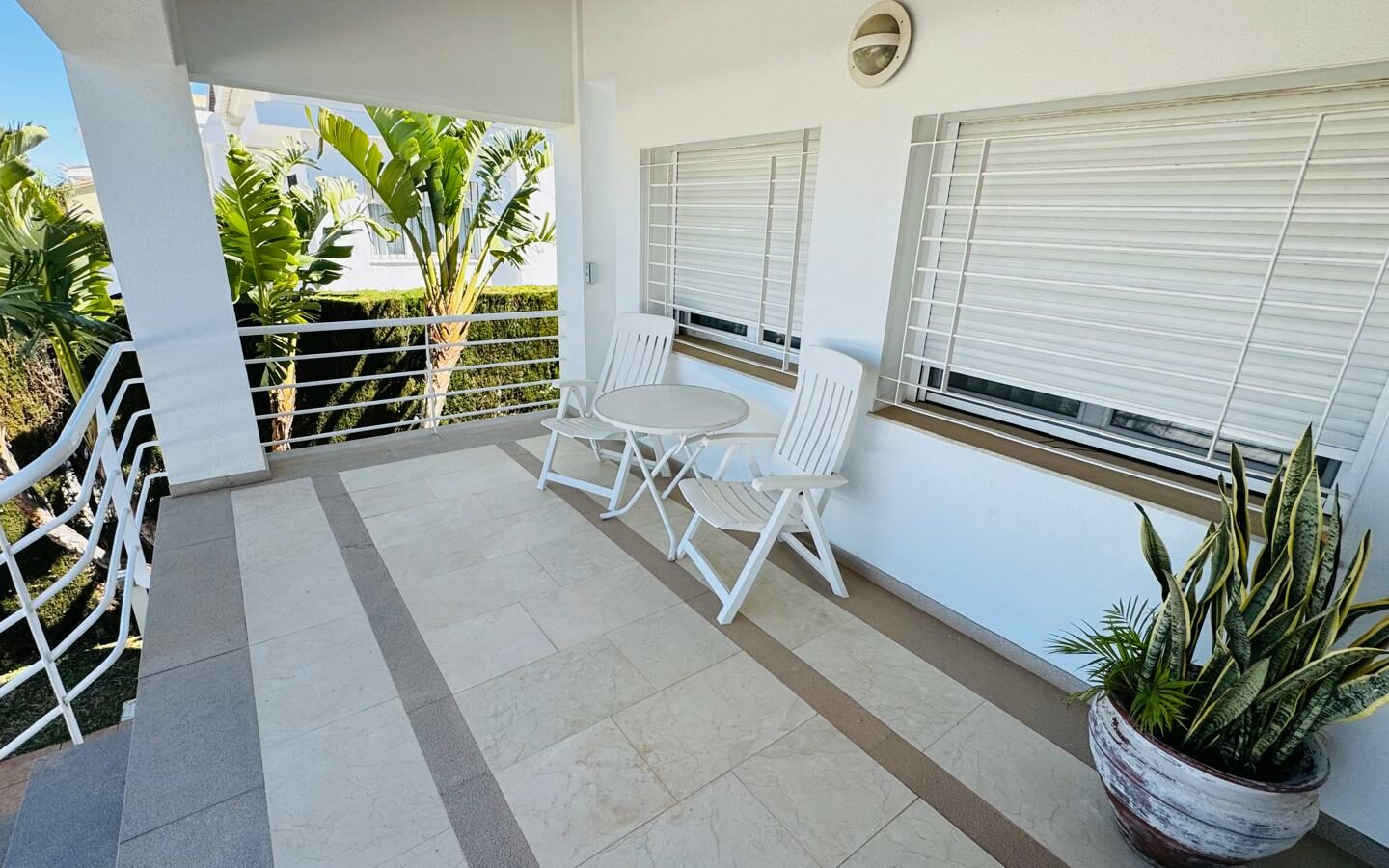 Villa In Oliva With Elevator, Heated Pool And Large Garden