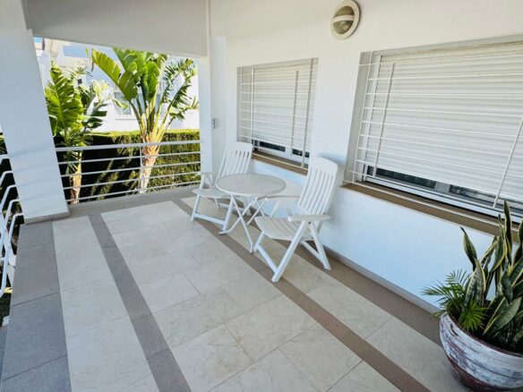 Villa In Oliva With Elevator, Heated Pool And Large Garden