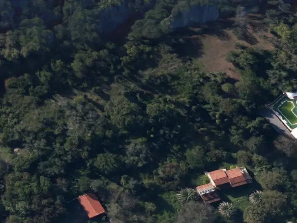 Land Of 2633 M² In Corfu
