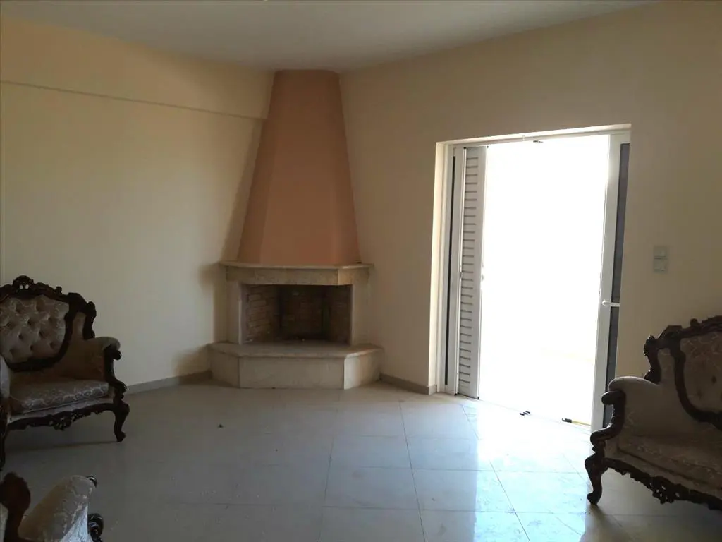 Dvoetažna kuća od 196 m² u istočnom Peloponezu