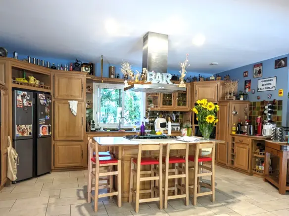 House Of 43 M² With 5 Bedrooms, Pool, Covered Terrace In Woodland Lodge, Nr Angoulême