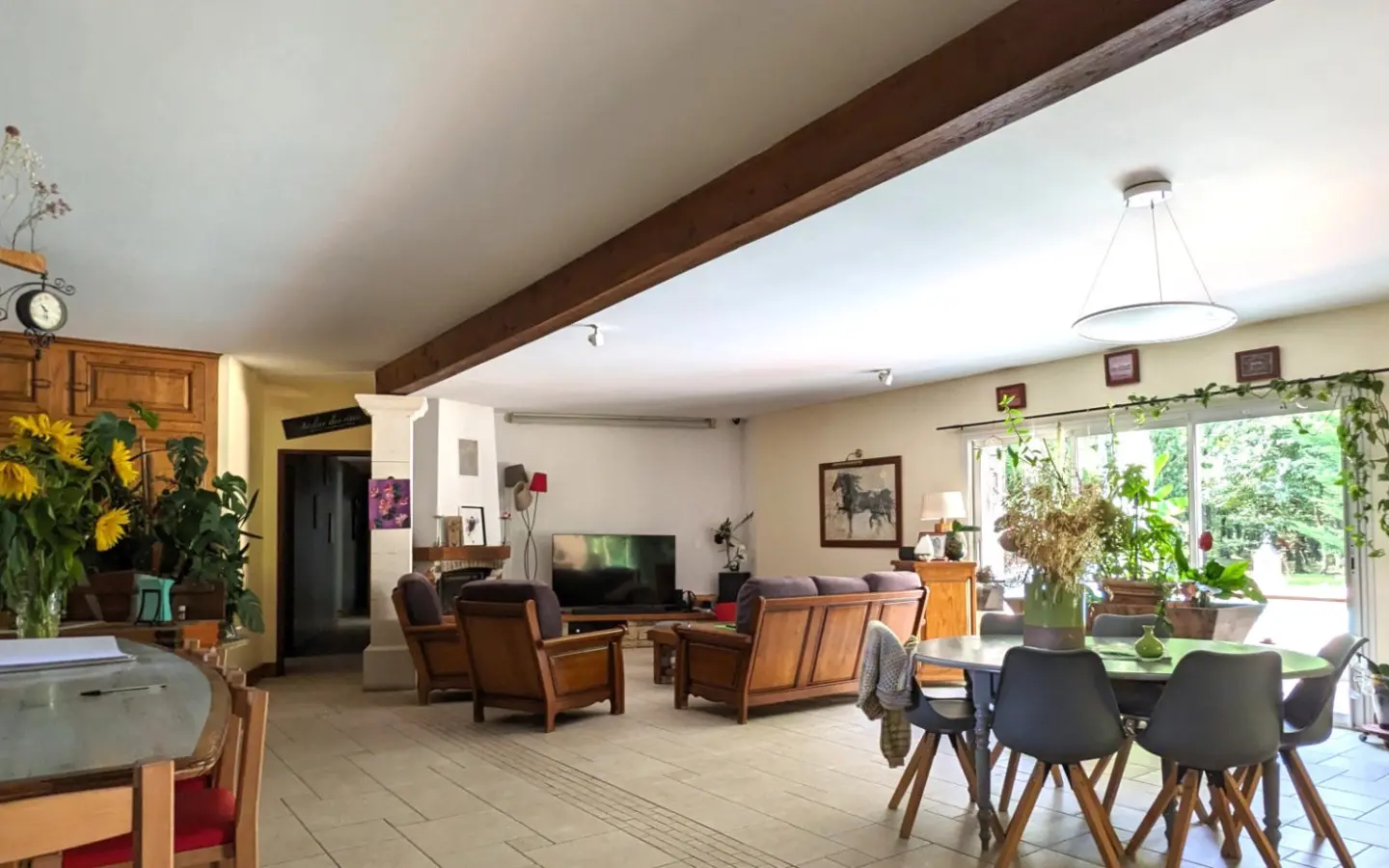 House Of 43 M² With 5 Bedrooms, Pool, Covered Terrace In Woodland Lodge, Nr Angoulême