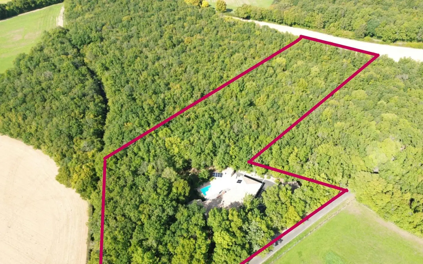 House Of 43 M² With 5 Bedrooms, Pool, Covered Terrace In Woodland Lodge, Nr Angoulême