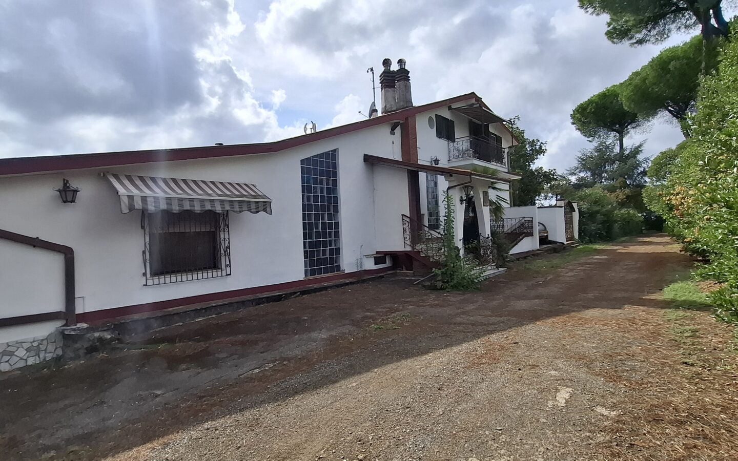 Villa Of 500 M² With Vineyard, Olive Grove And Swimming Pool In Wine Country Near Rome