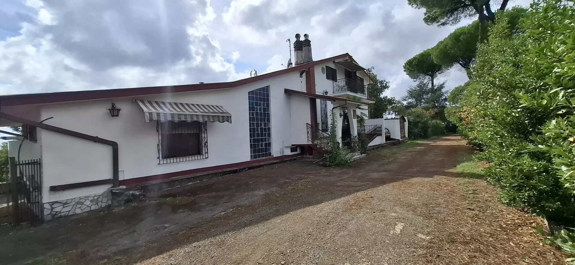 Villa Of 500 M² With Vineyard, Olive Grove And Swimming Pool In Wine Country Near Rome