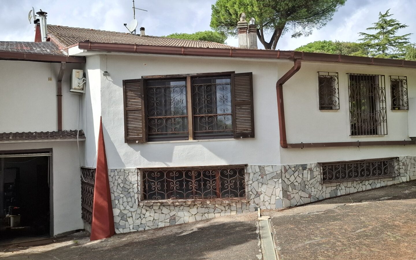 Villa Of 500 M² With Vineyard, Olive Grove And Swimming Pool In Wine Country Near Rome