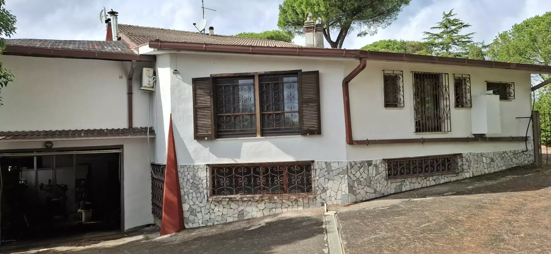 Villa Of 500 M² With Vineyard, Olive Grove And Swimming Pool In Wine Country Near Rome