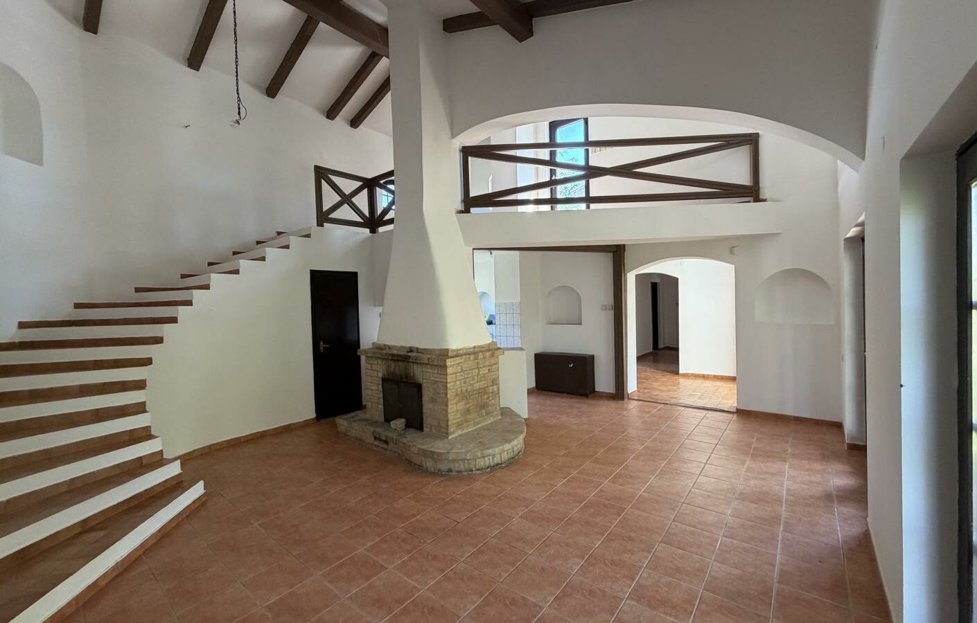 Spacious 280 M² Mediterranean Villa With Large Garden Near A Lake – Peaceful Countryside Living In Hungary