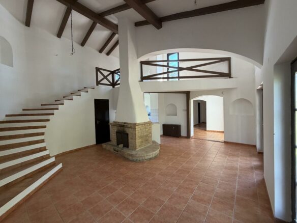 Spacious 280 M² Mediterranean Villa With Large Garden Near A Lake – Peaceful Countryside Living In Hungary