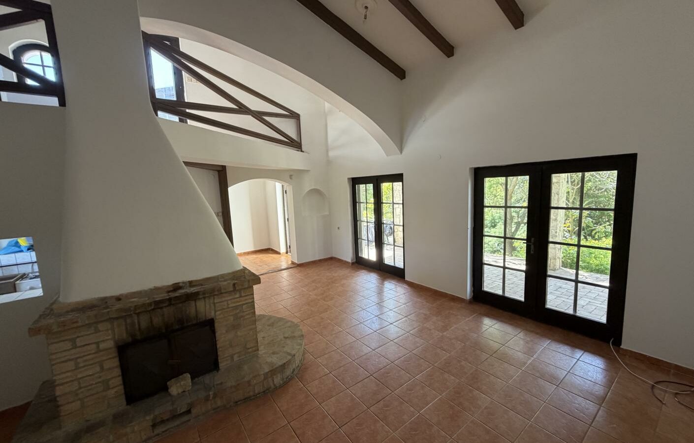 Spacious 280 M² Mediterranean Villa With Large Garden Near A Lake – Peaceful Countryside Living In Hungary