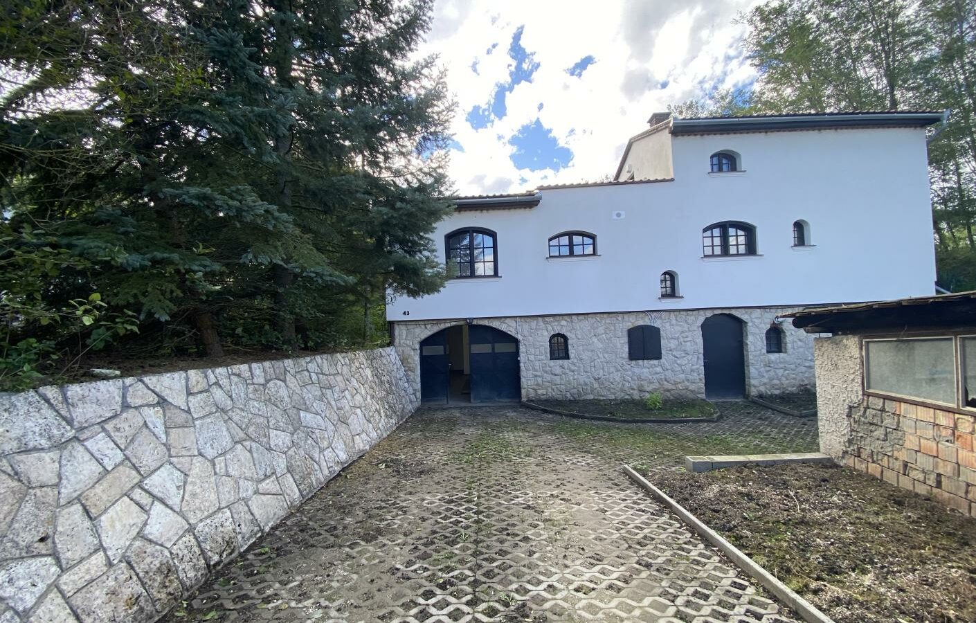 Spacious 280 M² Mediterranean Villa With Large Garden Near A Lake – Peaceful Countryside Living In Hungary