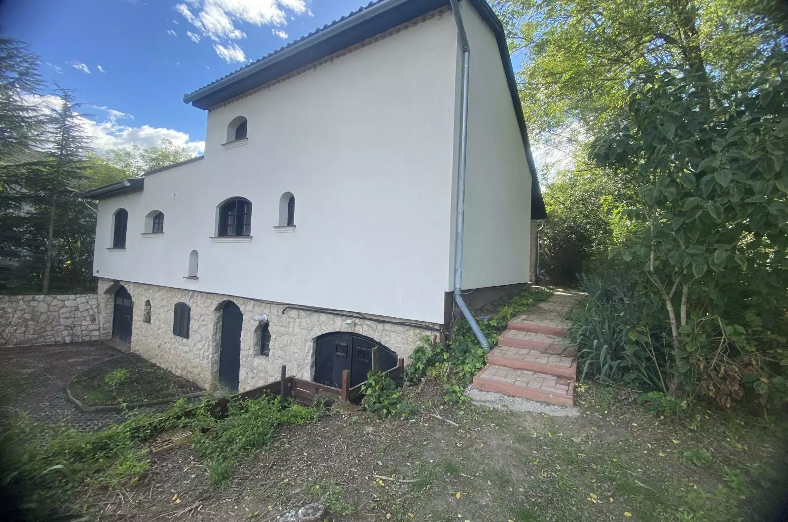 Spacious 280 M² Mediterranean Villa With Large Garden Near A Lake – Peaceful Countryside Living In Hungary