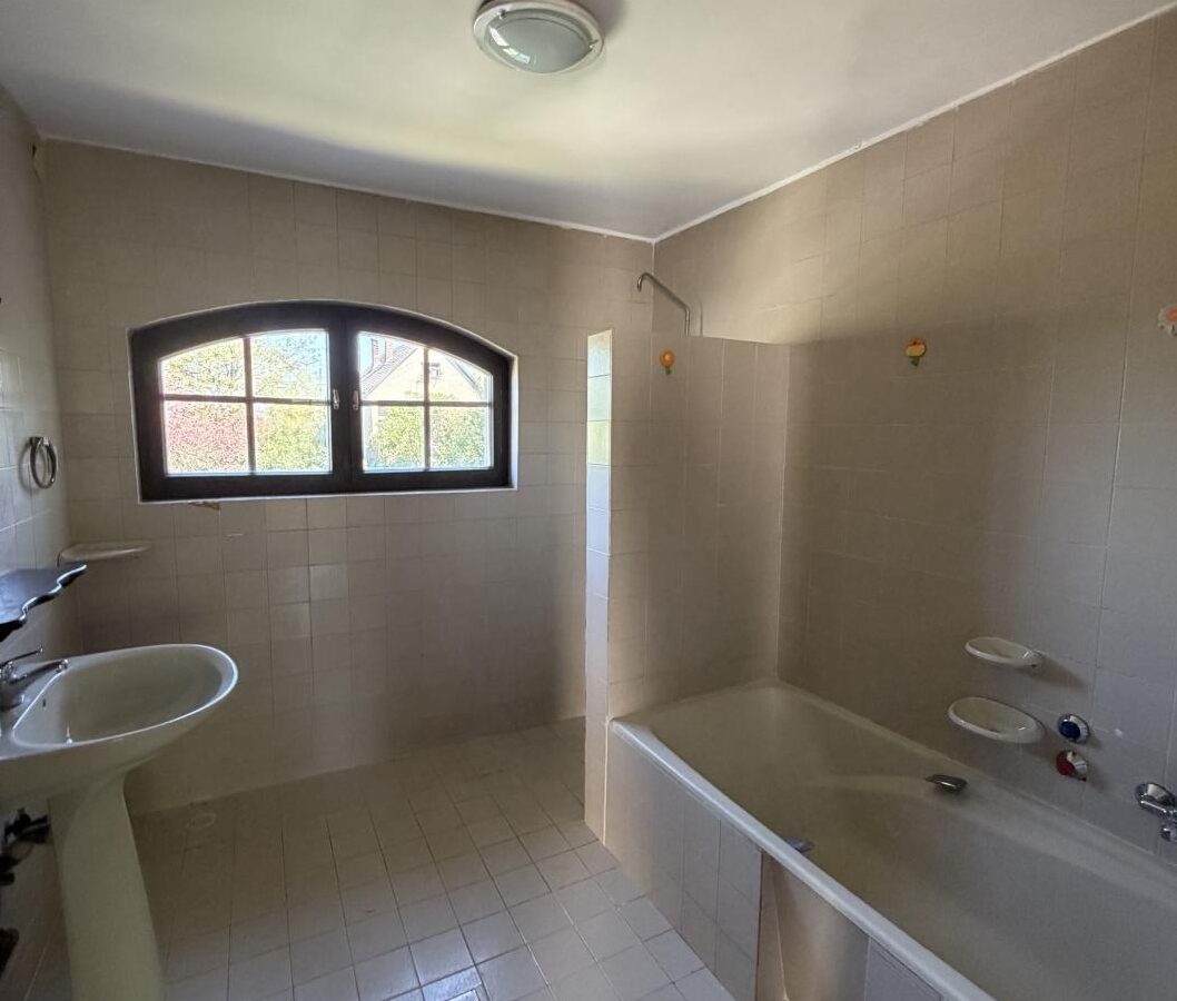 Spacious 280 M² Mediterranean Villa With Large Garden Near A Lake – Peaceful Countryside Living In Hungary