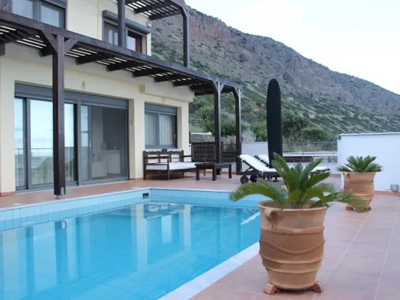 Villa Of 170 M² In Crete