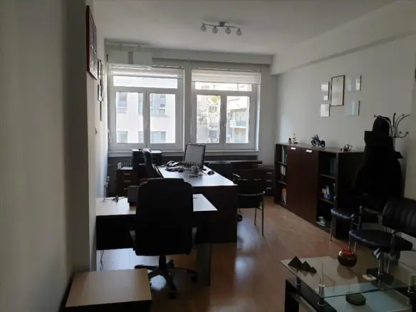 Commercial Property Of 35 M² In Athens