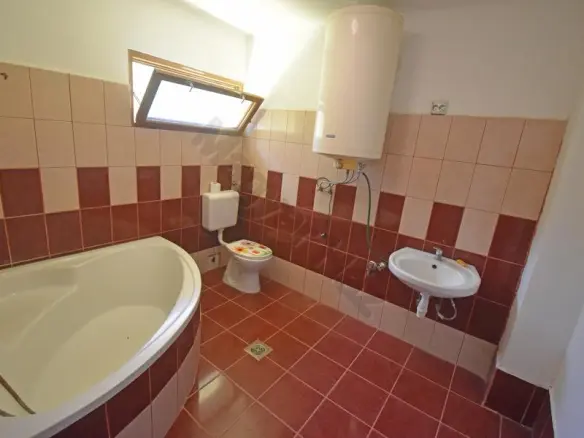 House Of 110 M² With In Vése, Somogy