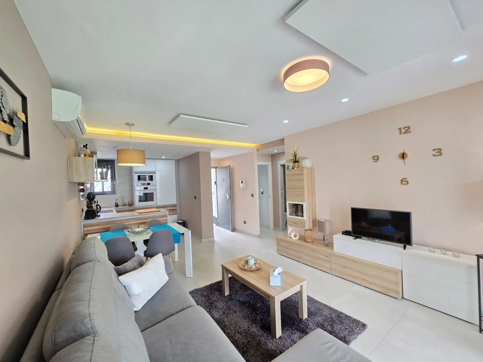 Apartment Of 78 M² In Torrevieja, Spain