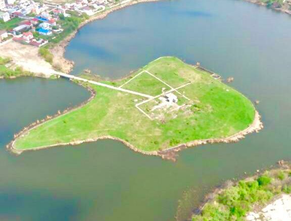 Fundeni Island