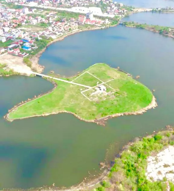 Fundeni Island