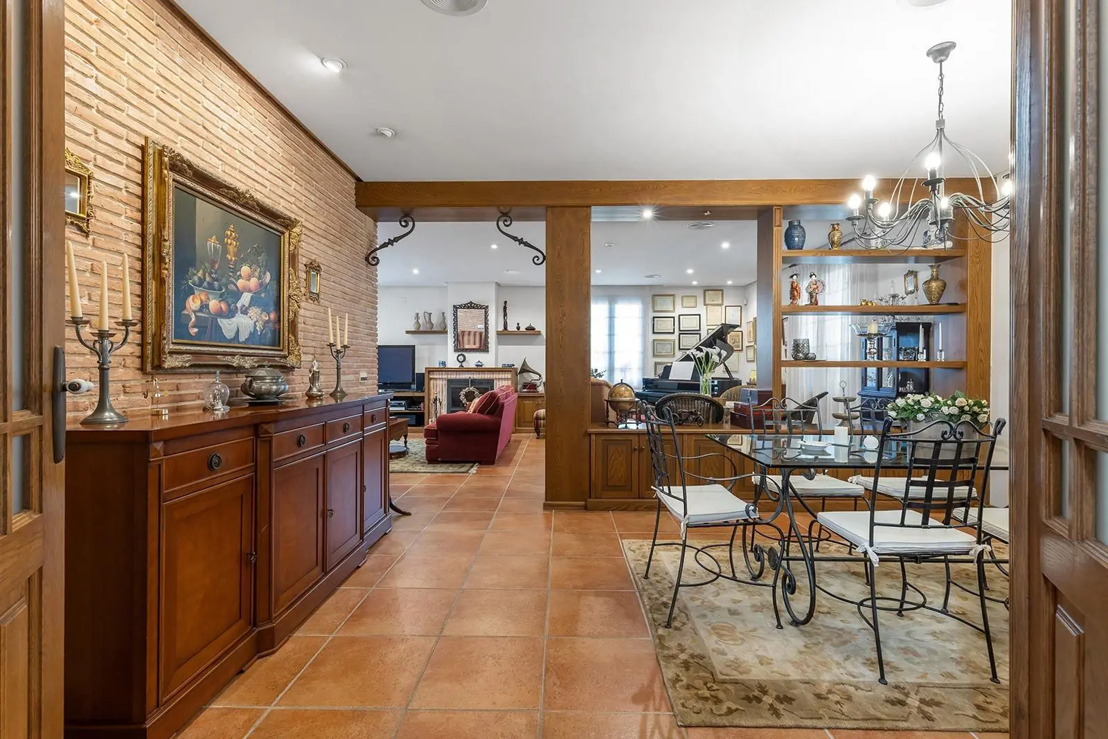 Villa 800 M² In Torrevieja, Spain – Mediter Real Estate