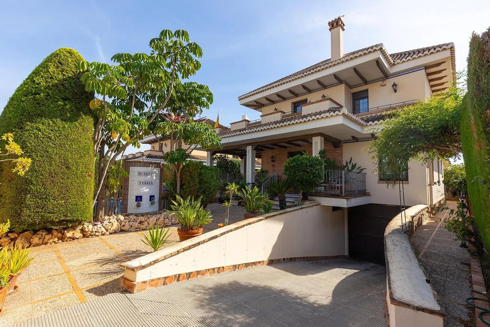 Villa 800 M² In Torrevieja, Spain – Mediter Real Estate