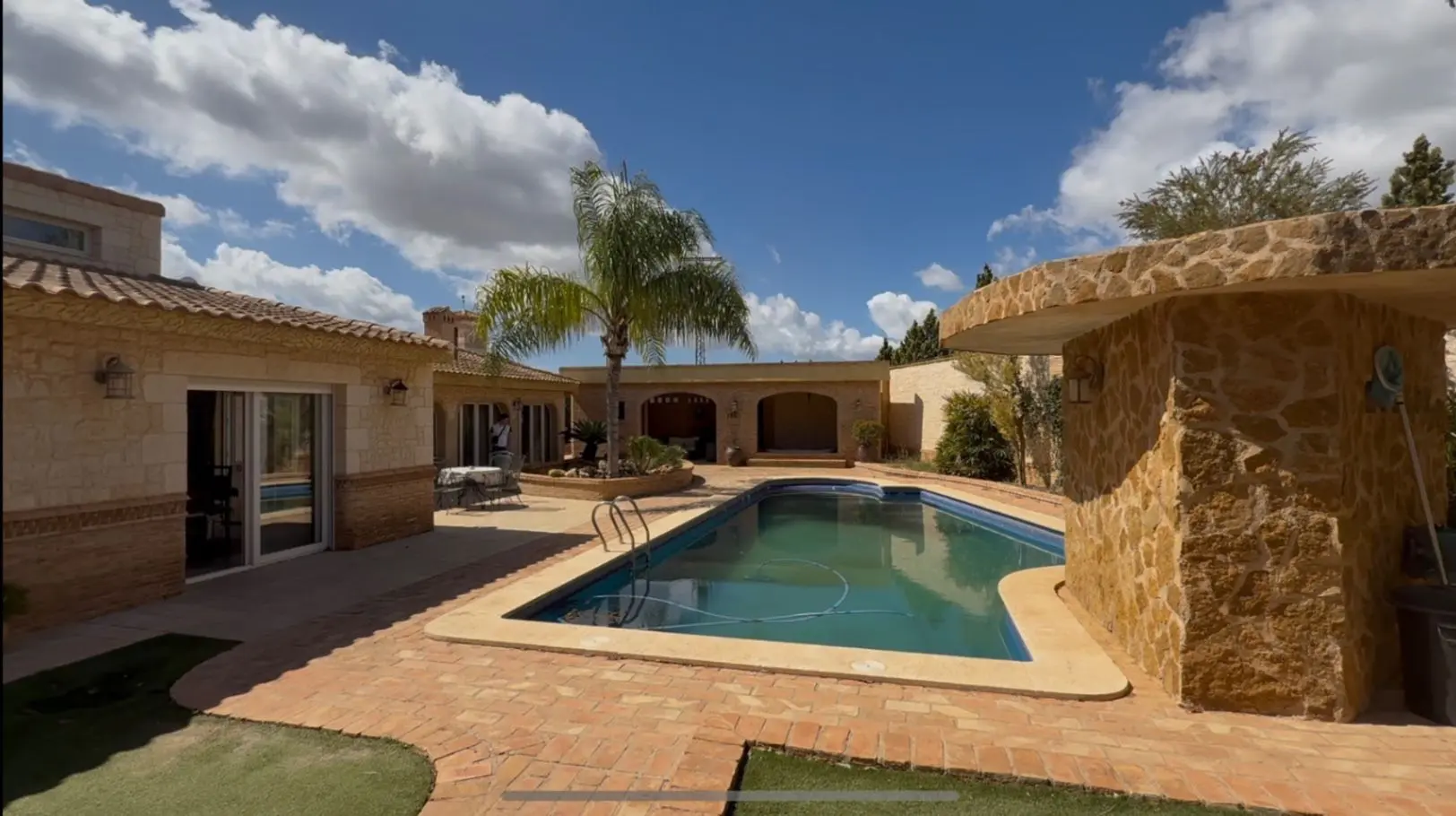 Villa Of 440 M² In Los Nietos, Spain