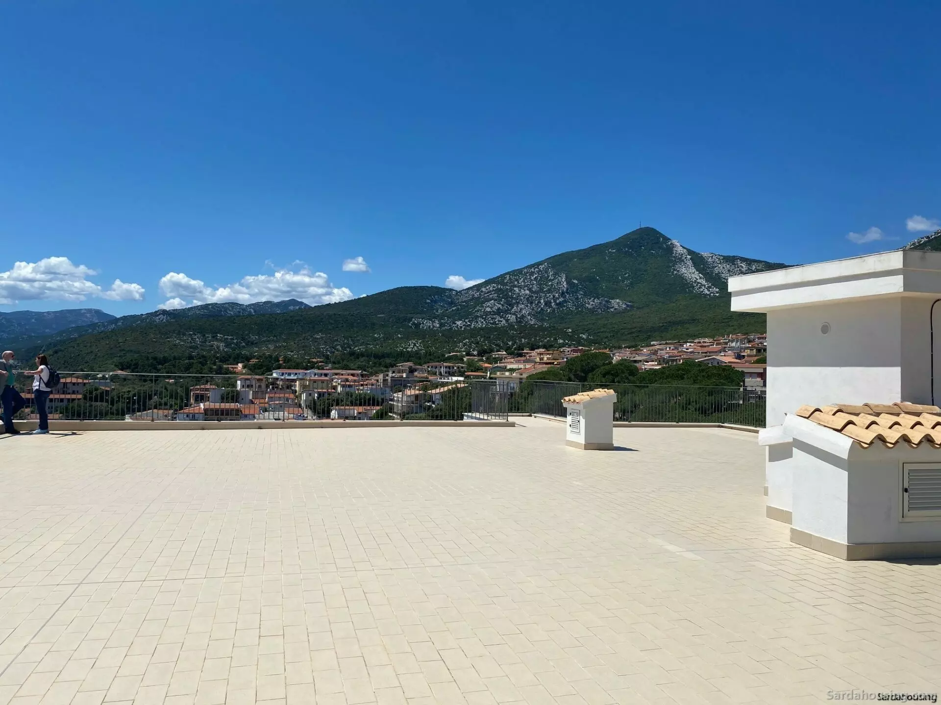 Penthouse With Views 150 M To The Beach In Sardinia