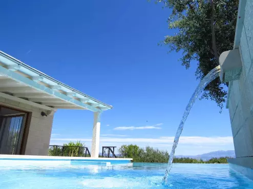 House Of 189 M² With Private Retreat In Brač