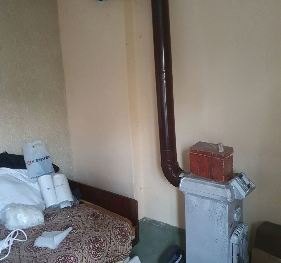 Estate Of 1000 M² With A Large Yard And Fast Access To Sofia (airport)