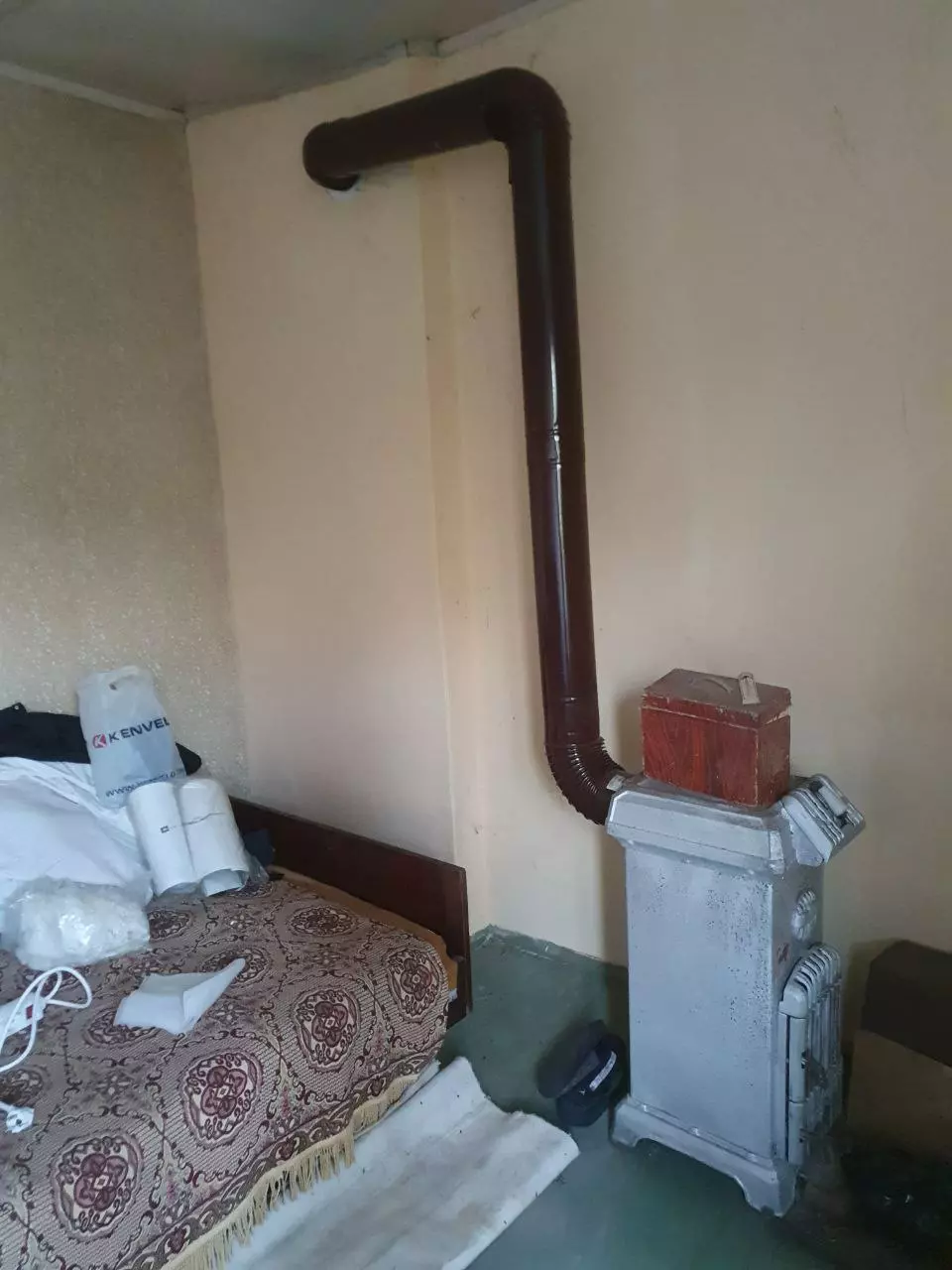 Estate Of 1000 M² With A Large Yard And Fast Access To Sofia (airport)