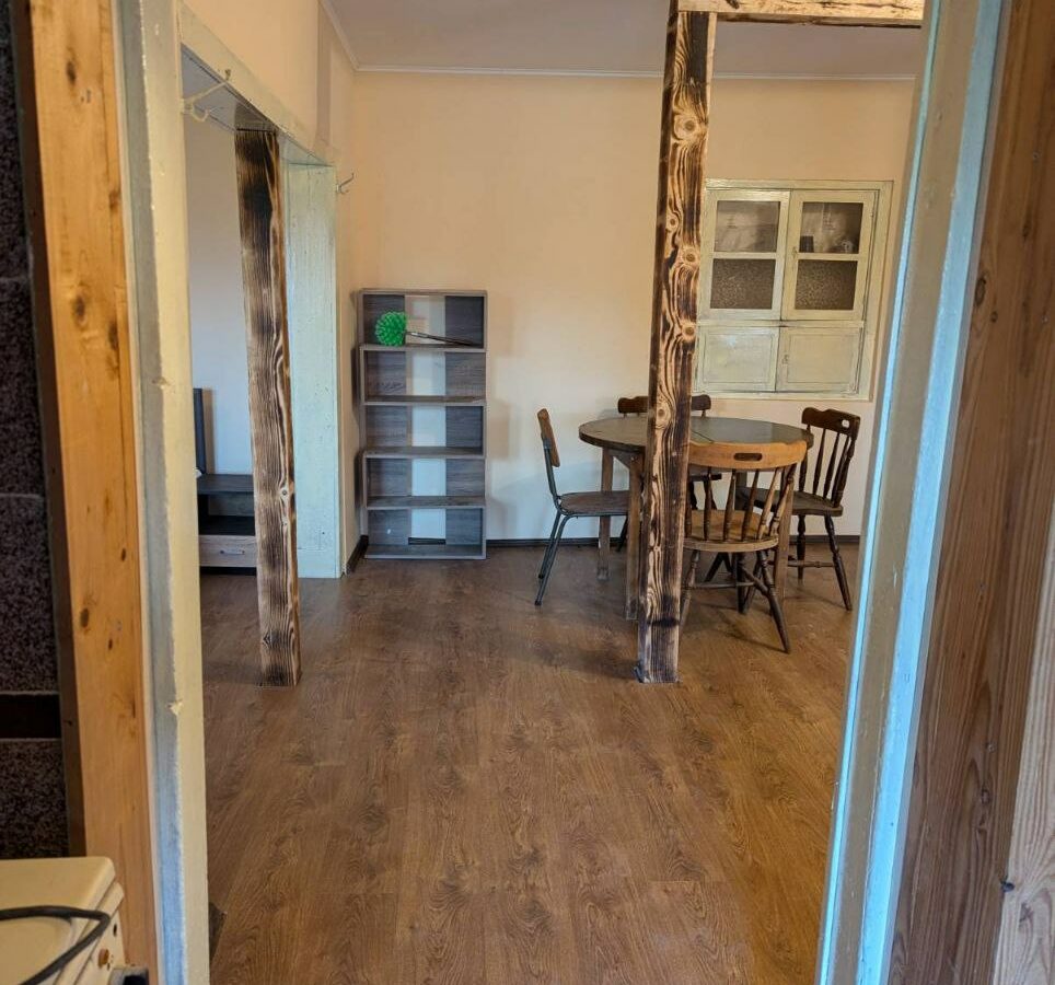 Estate Of 1000 M² With A Large Yard And Fast Access To Sofia (airport)