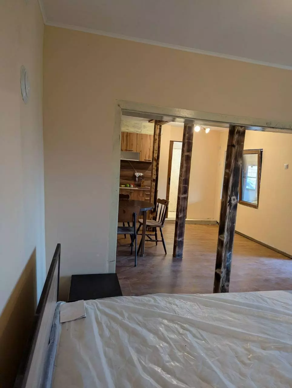 Estate Of 1000 M² With A Large Yard And Fast Access To Sofia (airport)