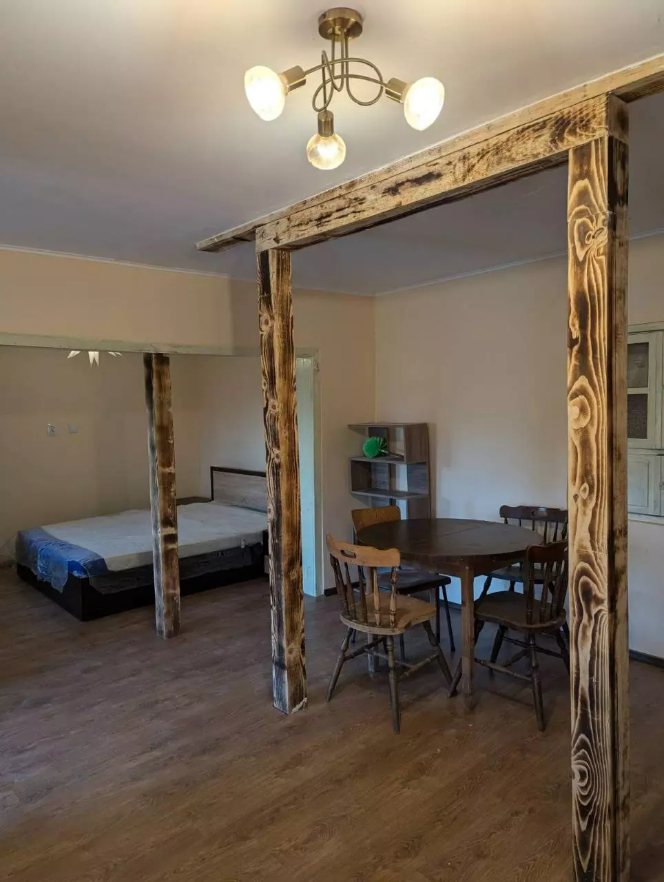 Estate Of 1000 M² With A Large Yard And Fast Access To Sofia (airport)