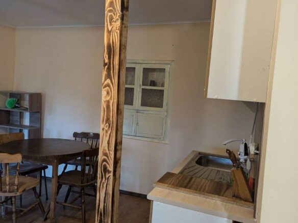 Estate Of 1000 M² With A Large Yard And Fast Access To Sofia (airport)