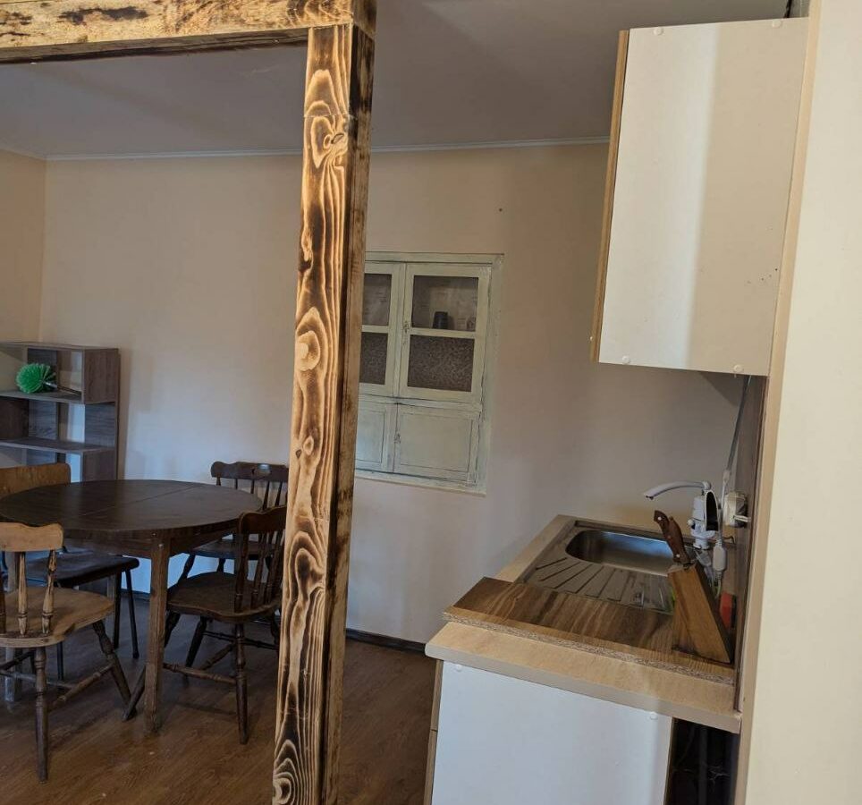 Estate Of 1000 M² With A Large Yard And Fast Access To Sofia (airport)