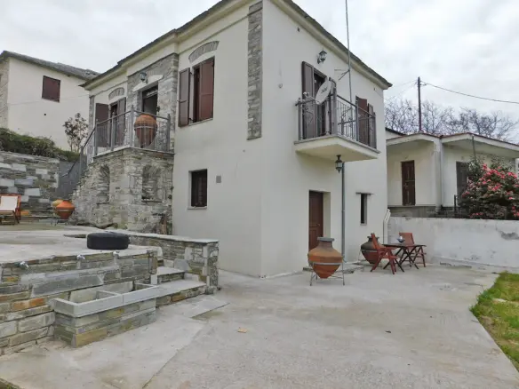 Detached House Of 233 M² In Volos-pilio