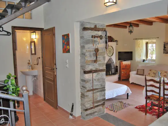 Detached House Of 233 M² In Volos-pilio