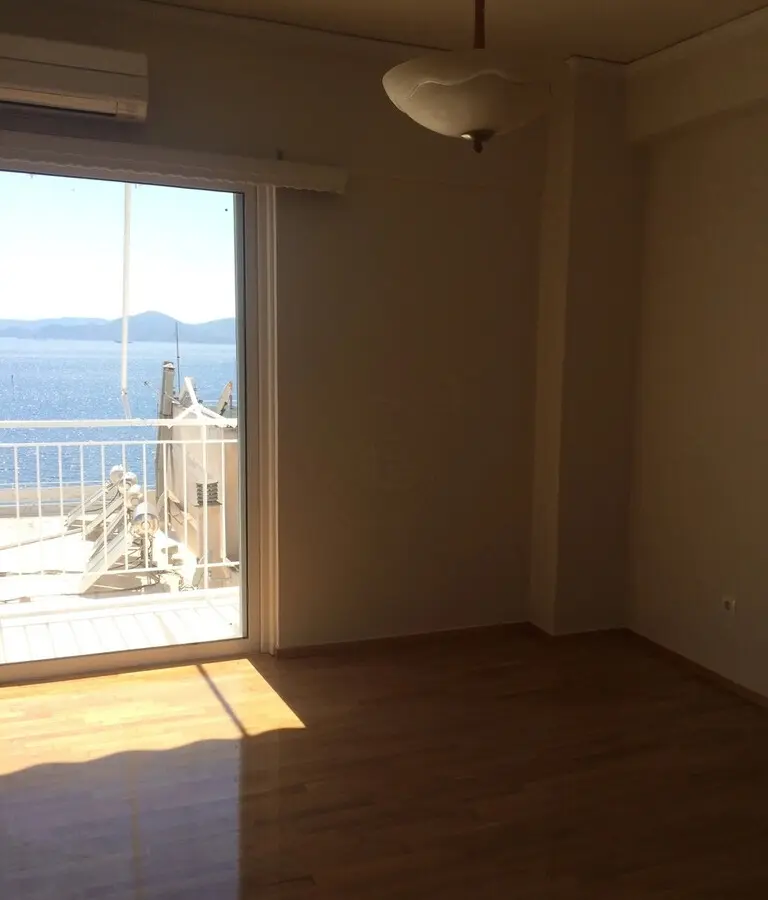 Flat Of 110 M² In Athens