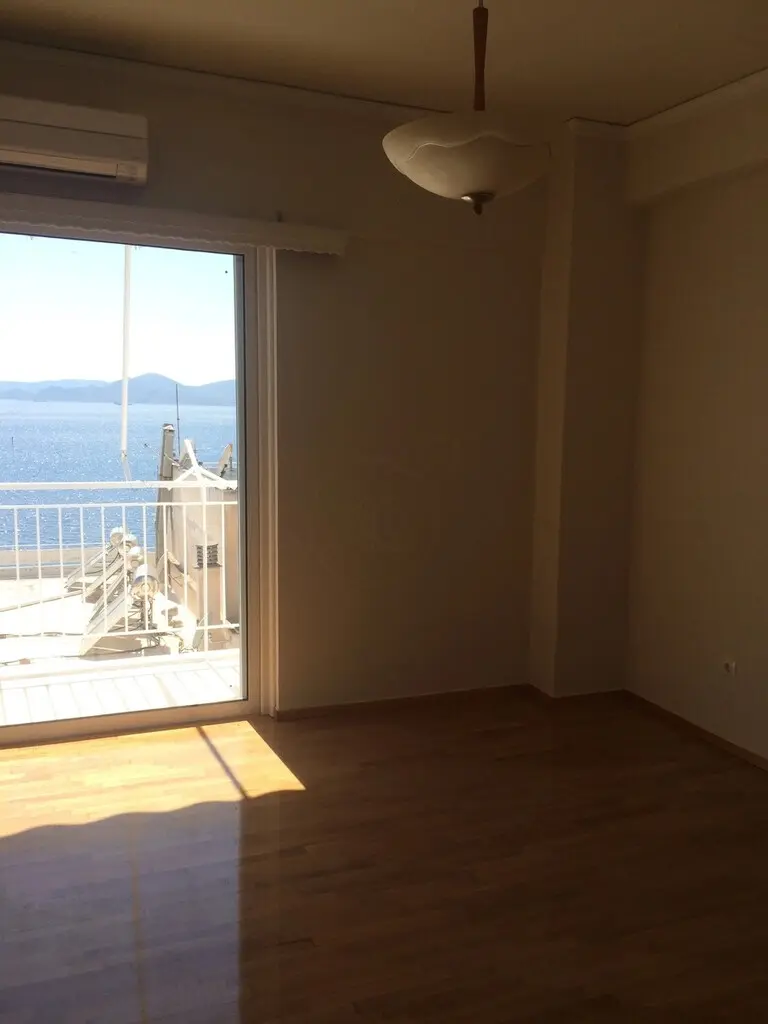 Flat Of 110 M² In Athens