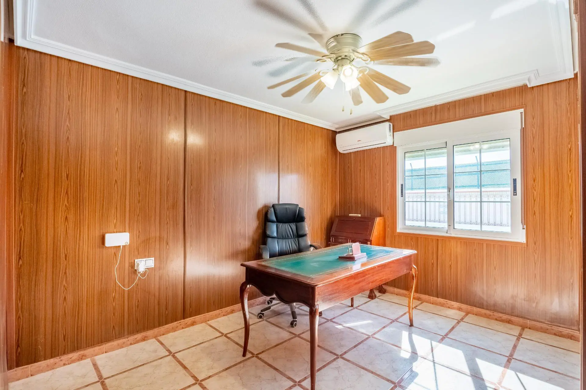 Villa 320 M² In Torrevieja, Spain – Mediter Real Estate**title:** 4-bed Villa In Torrevieja, Spain With Pool