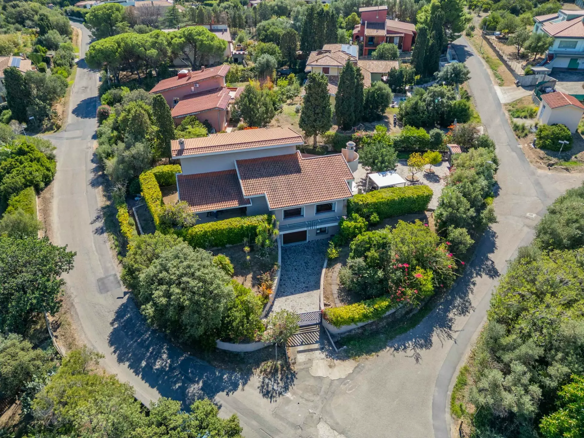 Villa Of 300 M² With 5 Bedrooms And Swimming Pool In Miami