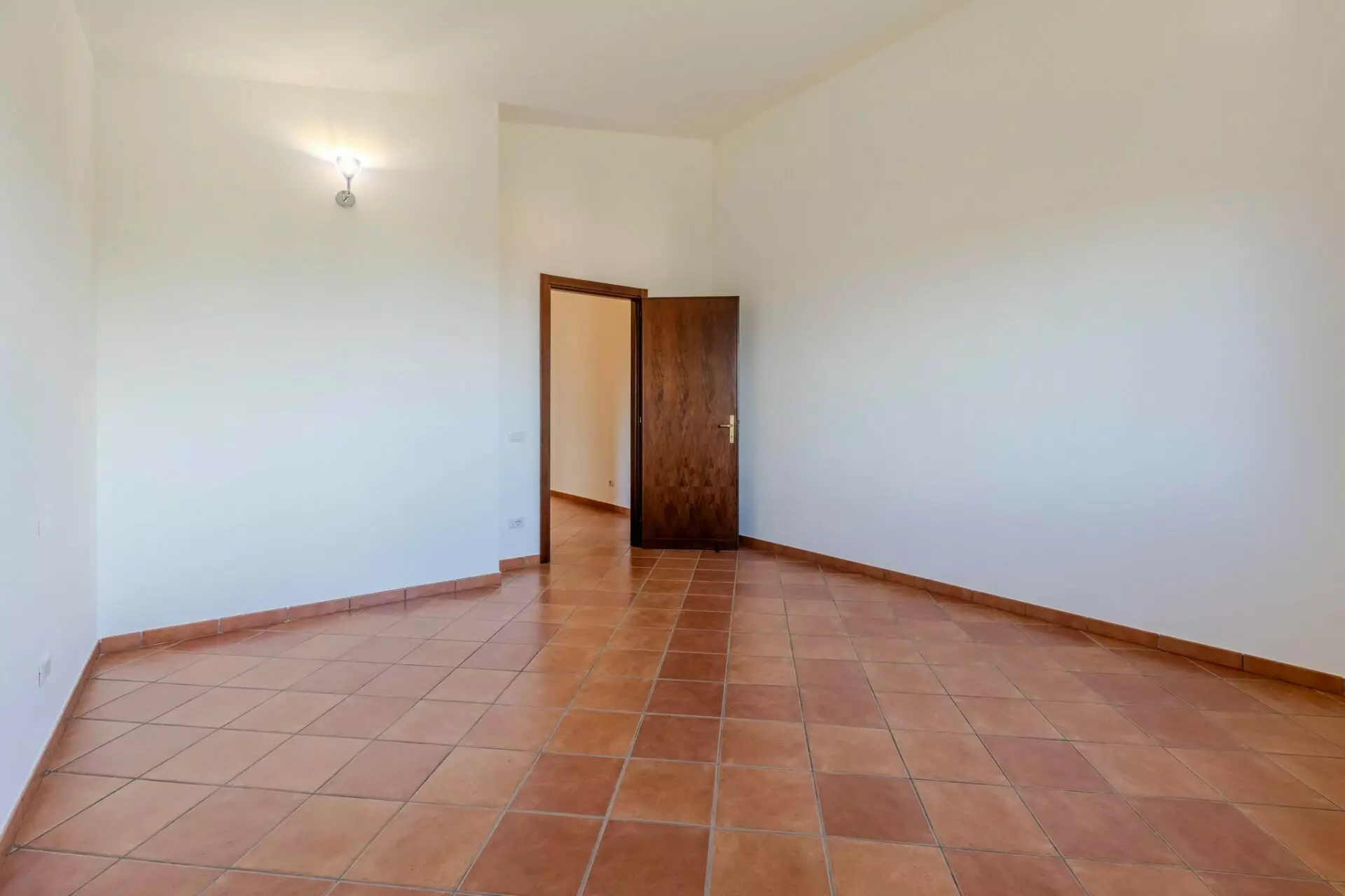 Villa Of 300 M² With 5 Bedrooms And Swimming Pool In Miami