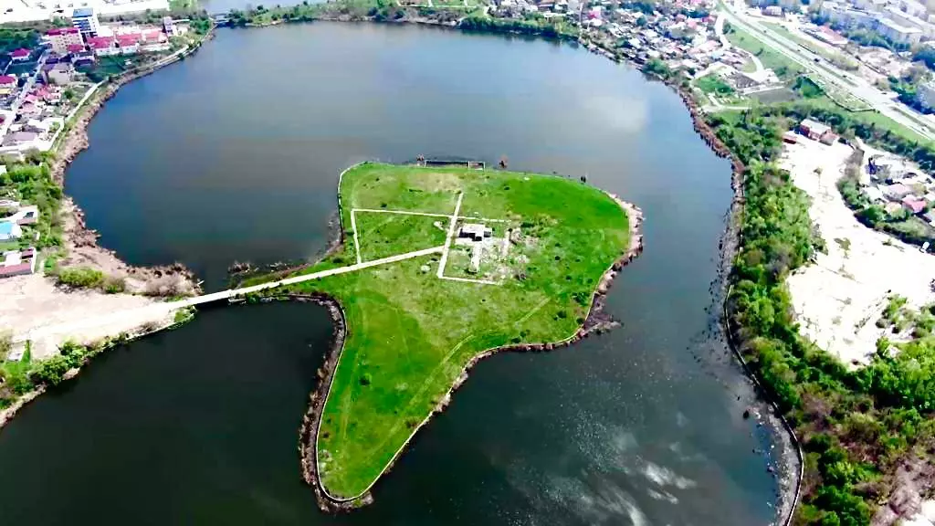 Fundeni Island