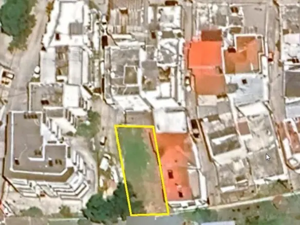 Land Of 303 M² In Thessaloniki