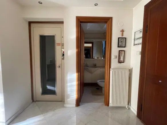 Detached House Of 295 M² In The Suburbs Of Thessaloniki