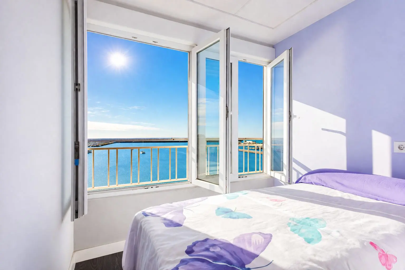 Apartment Of 100 M² With Mediterranean Sea View In Torrevieja, Spain