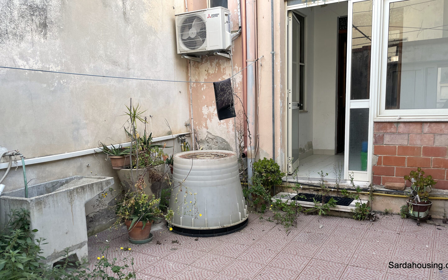Independent House With Courtyard In Solarussa, Sardinia